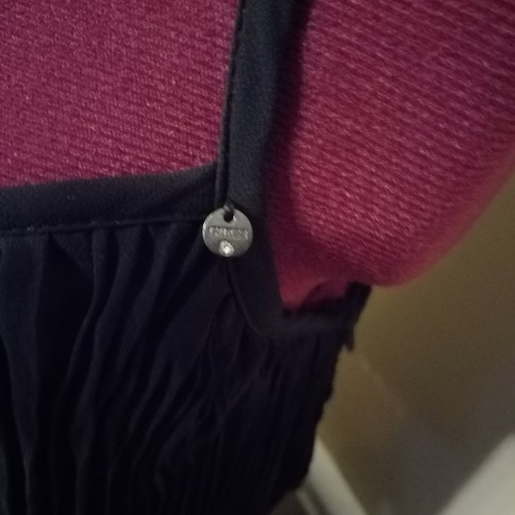 Genuine designer Guess Dress w/ metal tag. New w/out tags. BONUS. - Picture 3 of 8